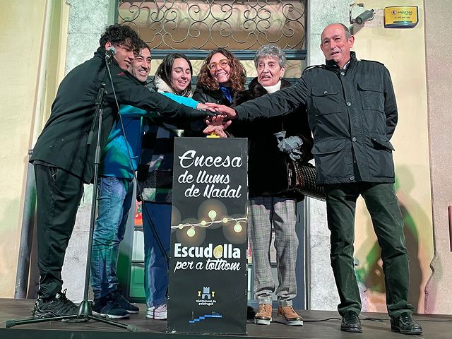 Encesa de llums de Nadal i Escudella per a tothom