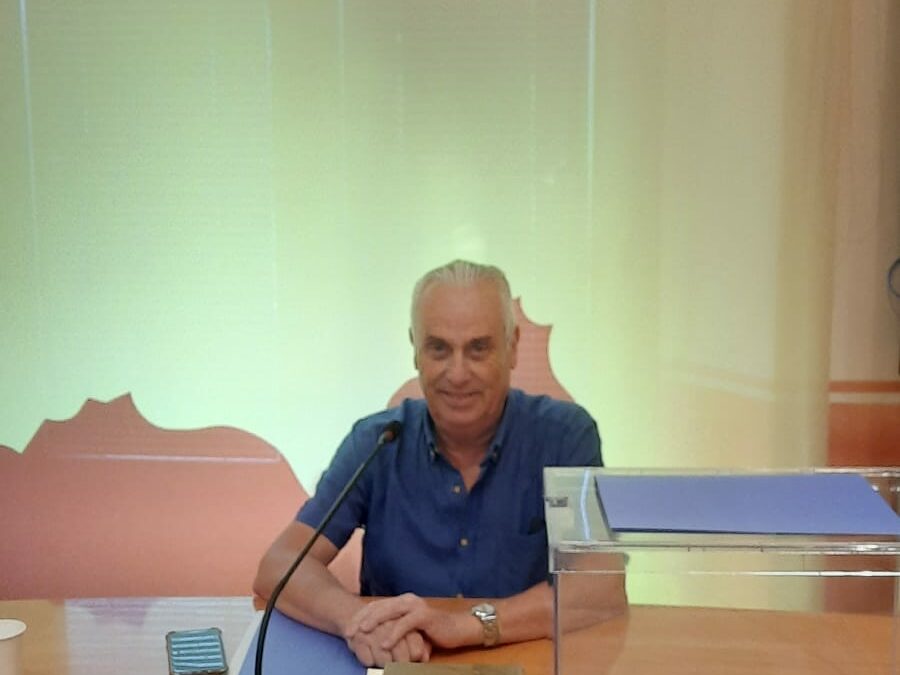 Isidre Tenas, president de la mesa al Consell Comarcal del Baix Empordà amb Tots X l’Empordà
